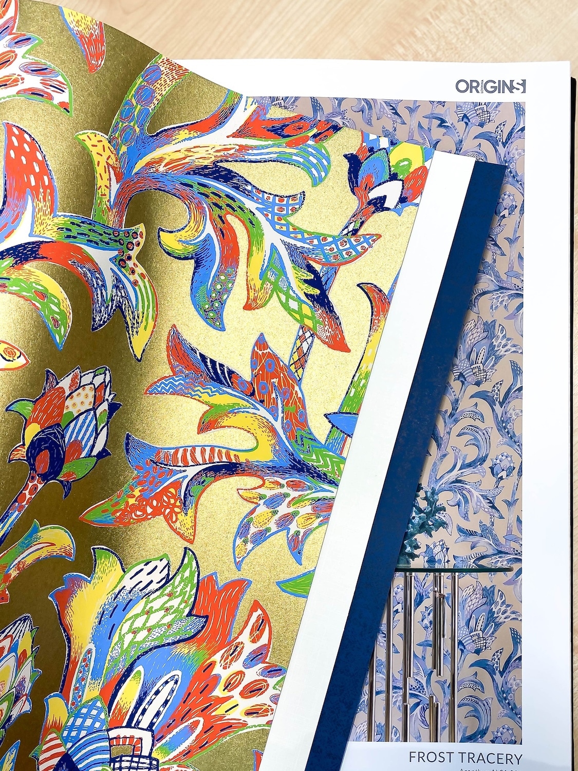 Коллекция Origins, созданная в тандеме фабрики Loymina и студии Артемия Лебедева Коллекция Origins, созданная в тандеме фабрики Loymina и студии Артемия Лебедева